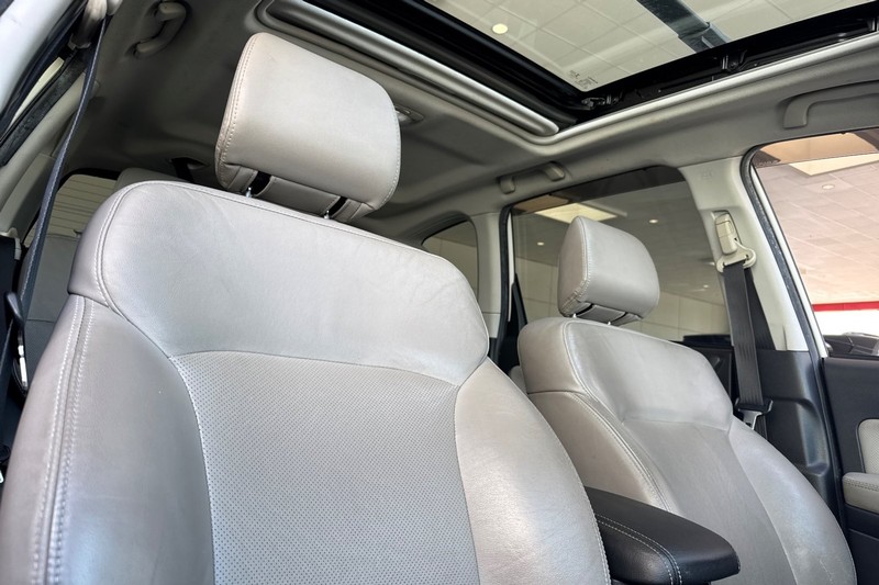 Subaru Forester Vehicle Full-screen Gallery Image 19