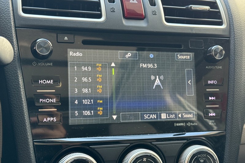 Subaru Forester Vehicle Full-screen Gallery Image 25