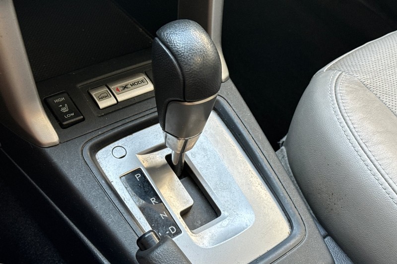 Subaru Forester Vehicle Full-screen Gallery Image 32