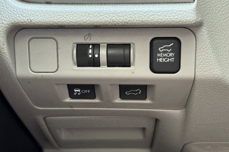 Subaru Forester Vehicle Full-screen Gallery Image 40