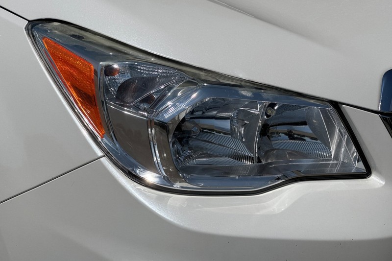 Subaru Forester Vehicle Full-screen Gallery Image 43