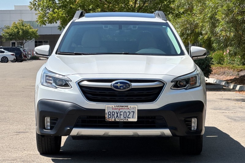 Subaru Outback Vehicle Full-screen Gallery Image 09