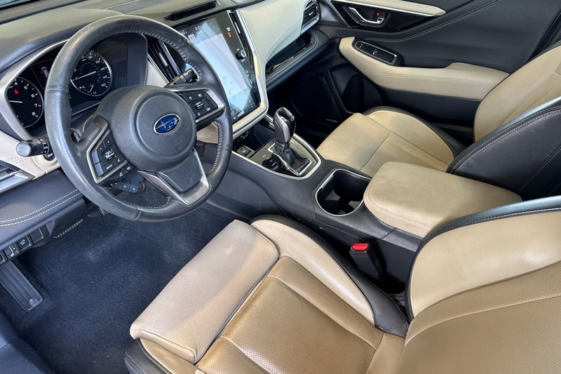 Subaru Outback Vehicle Full-screen Gallery Image 10