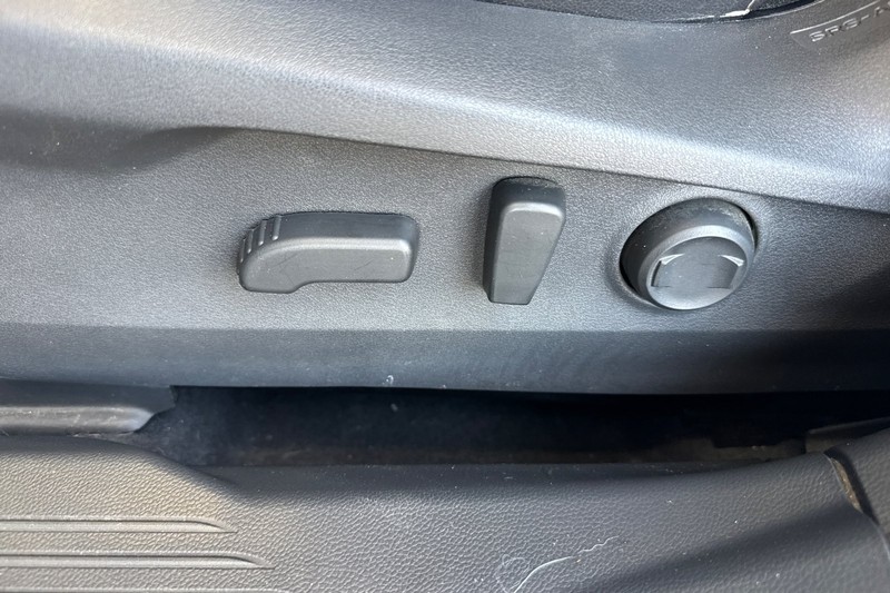 Subaru Outback Vehicle Full-screen Gallery Image 13