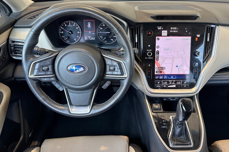 Subaru Outback Vehicle Full-screen Gallery Image 16