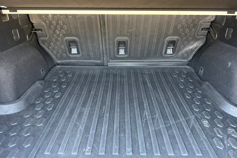 Subaru Outback Vehicle Full-screen Gallery Image 17