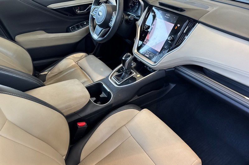 Subaru Outback Vehicle Full-screen Gallery Image 19
