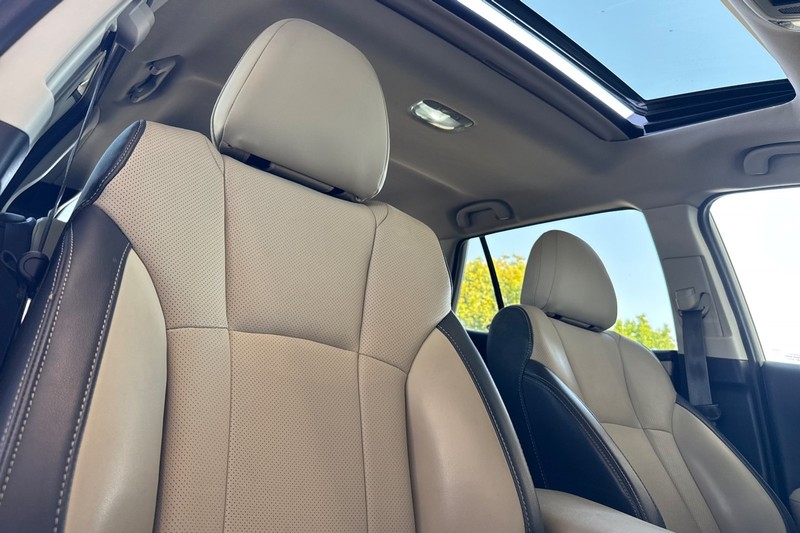 Subaru Outback Vehicle Full-screen Gallery Image 20