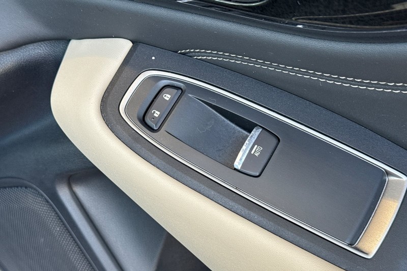 Subaru Outback Vehicle Full-screen Gallery Image 22