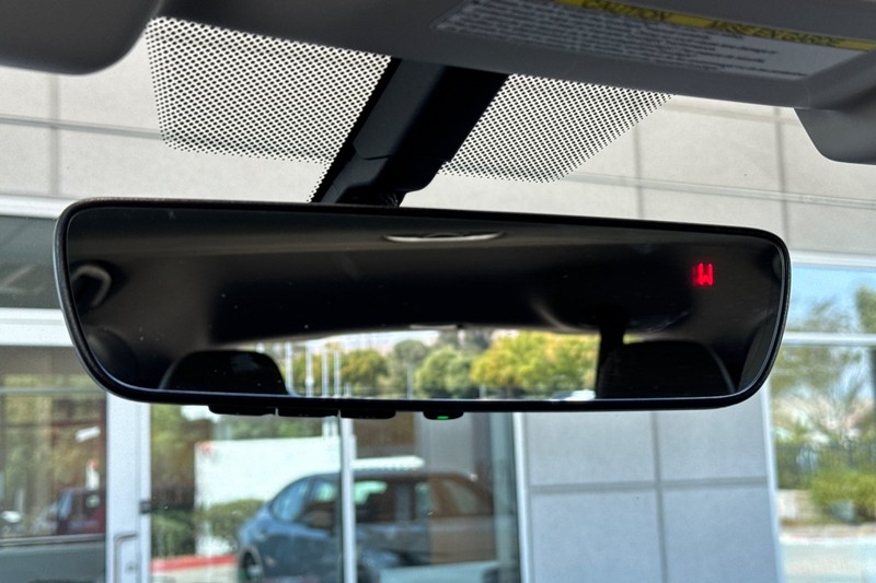 Subaru Outback Vehicle Full-screen Gallery Image 25