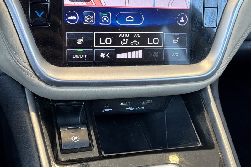 Subaru Outback Vehicle Full-screen Gallery Image 28