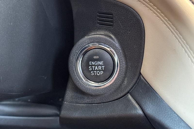 Subaru Outback Vehicle Full-screen Gallery Image 33