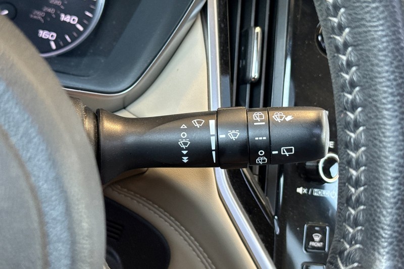 Subaru Outback Vehicle Full-screen Gallery Image 38