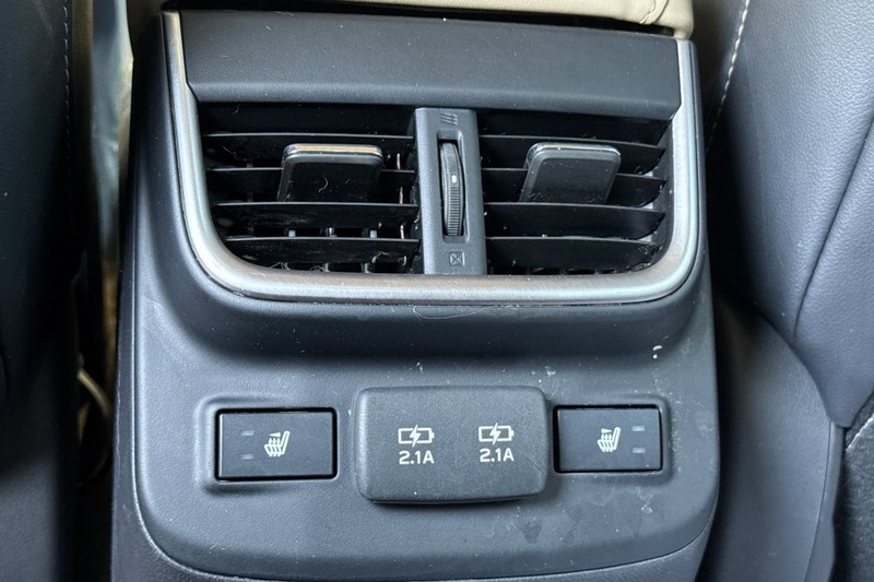 Subaru Outback Vehicle Full-screen Gallery Image 42