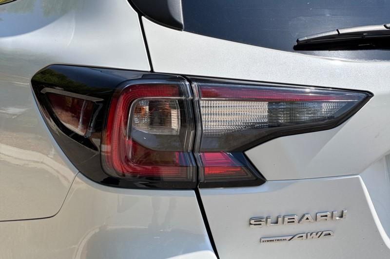 Subaru Outback Vehicle Full-screen Gallery Image 49
