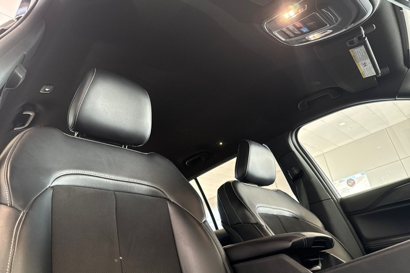Jeep Grand Cherokee L Vehicle Full-screen Gallery Image 21
