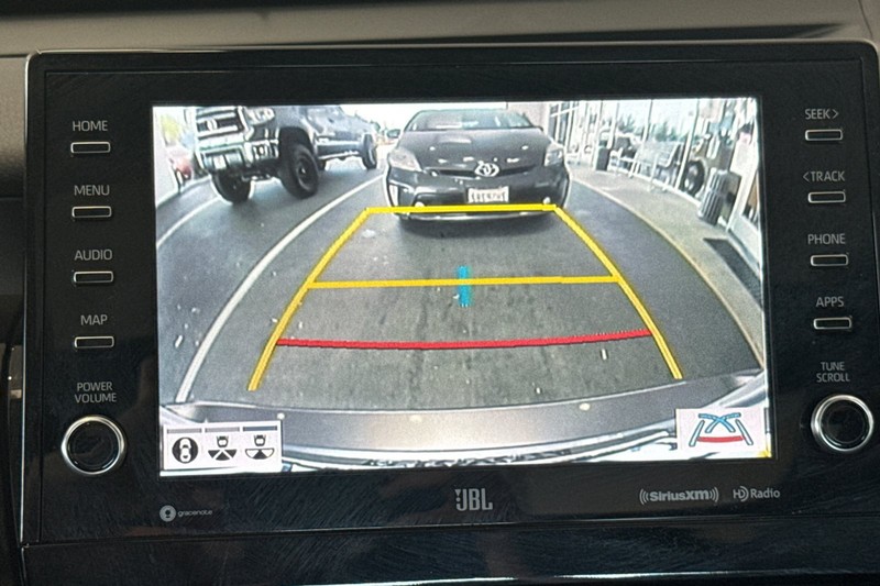 Toyota Camry Vehicle Full-screen Gallery Image 26
