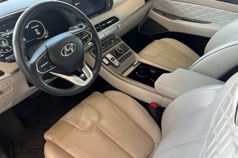 Hyundai Palisade Vehicle Full-screen Gallery Image 10