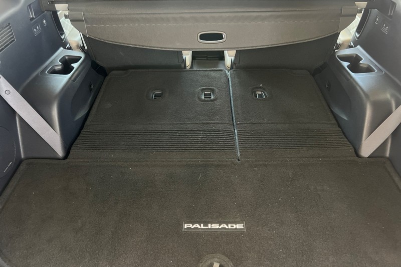 Hyundai Palisade Vehicle Full-screen Gallery Image 17