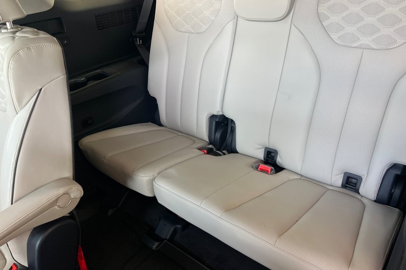 Hyundai Palisade Vehicle Full-screen Gallery Image 18