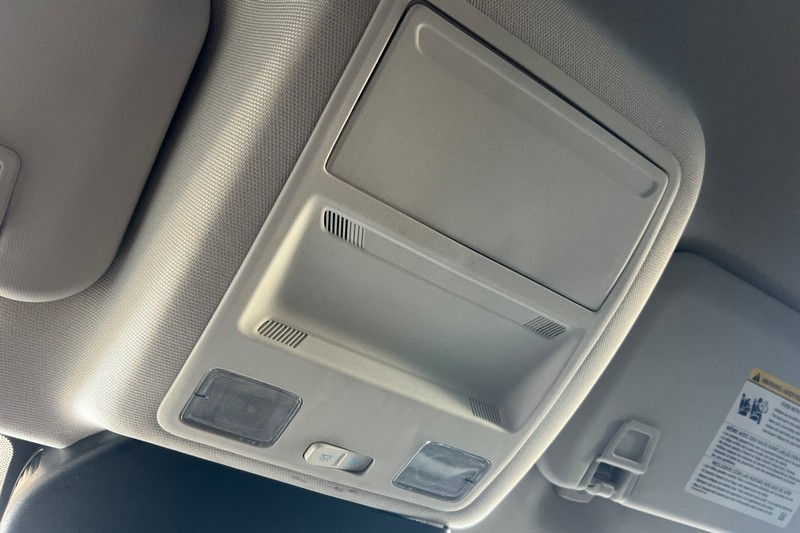 Ford Escape Vehicle Full-screen Gallery Image 24