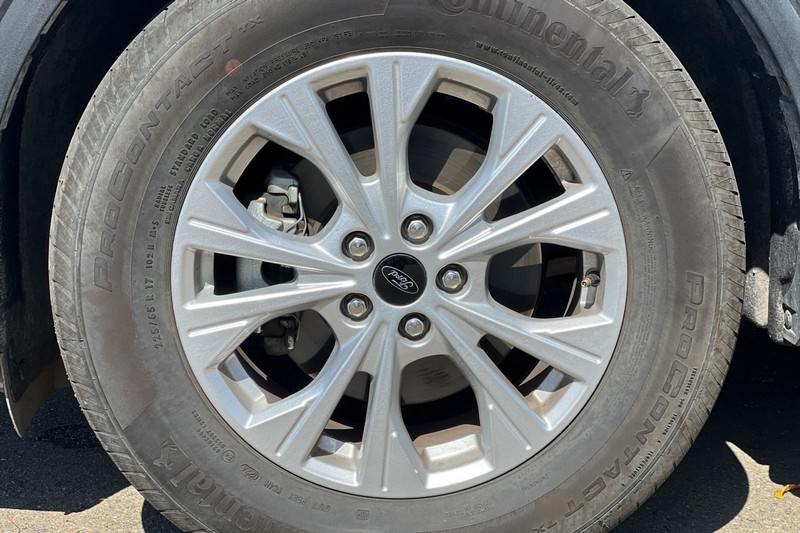 Ford Escape Vehicle Full-screen Gallery Image 46