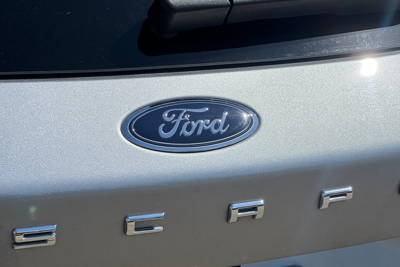 Ford Escape Vehicle Full-screen Gallery Image 50
