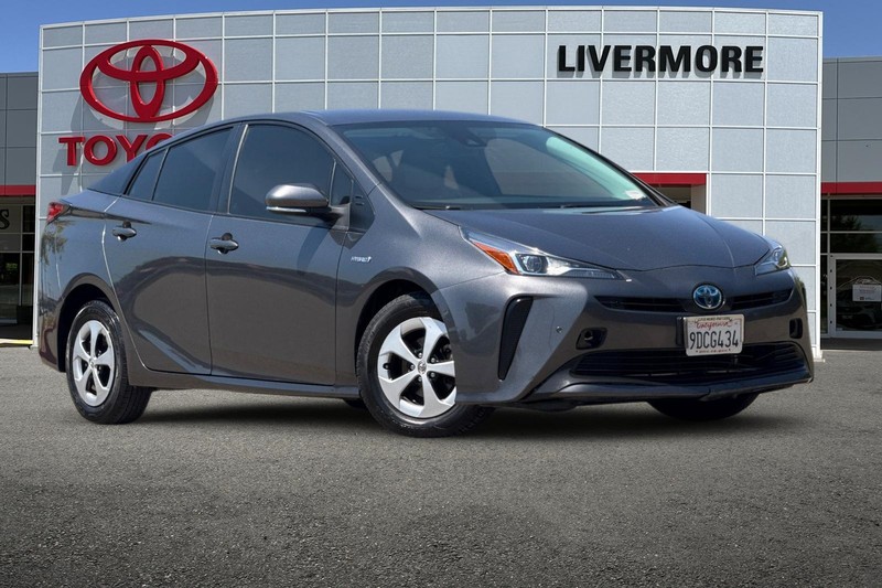 Toyota Prius Vehicle Full-screen Gallery Image 02