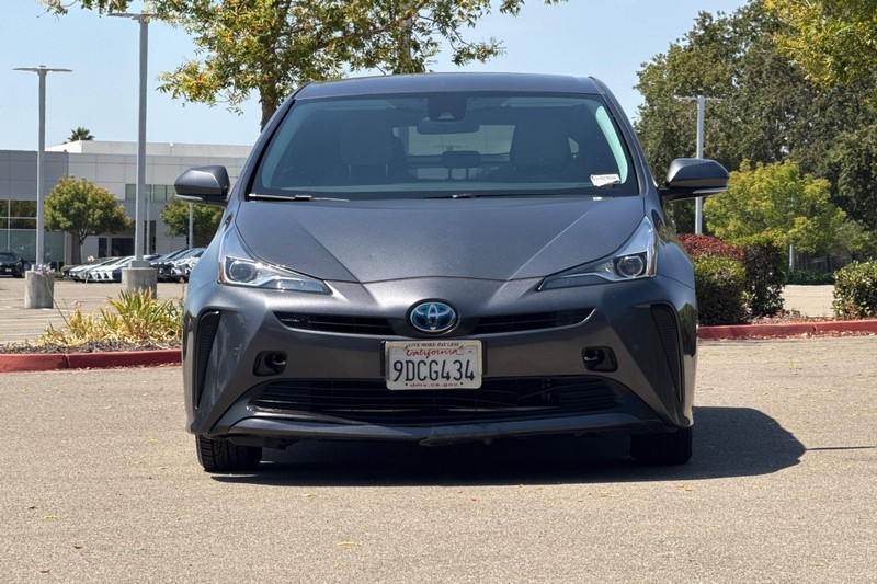 Toyota Prius Vehicle Full-screen Gallery Image 09
