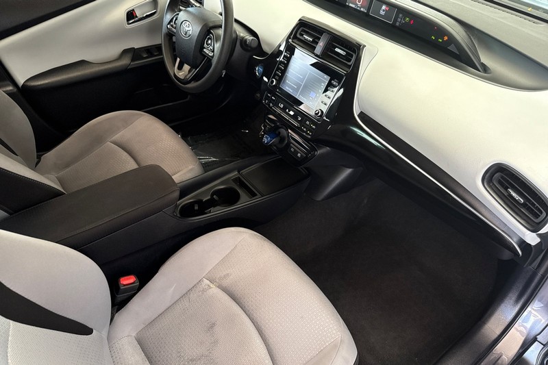 Toyota Prius Vehicle Full-screen Gallery Image 19