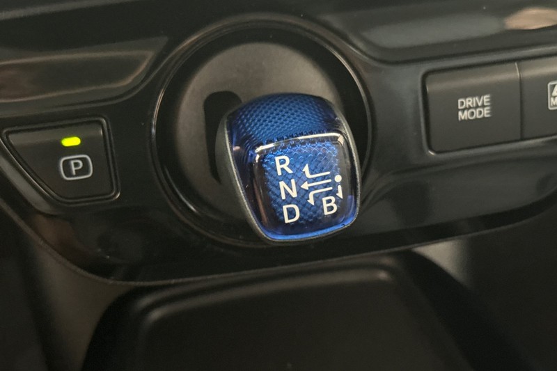 Toyota Prius Vehicle Full-screen Gallery Image 33