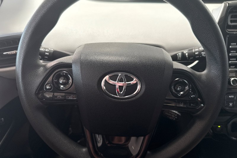 Toyota Prius Vehicle Full-screen Gallery Image 35