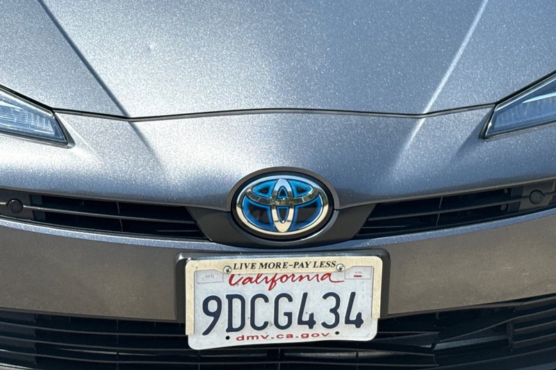 Toyota Prius Vehicle Full-screen Gallery Image 48