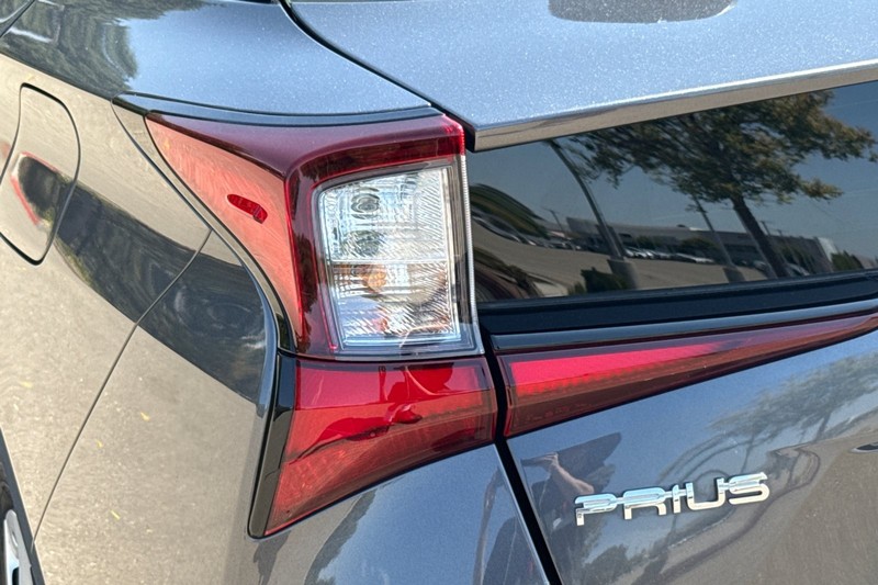Toyota Prius Vehicle Full-screen Gallery Image 49