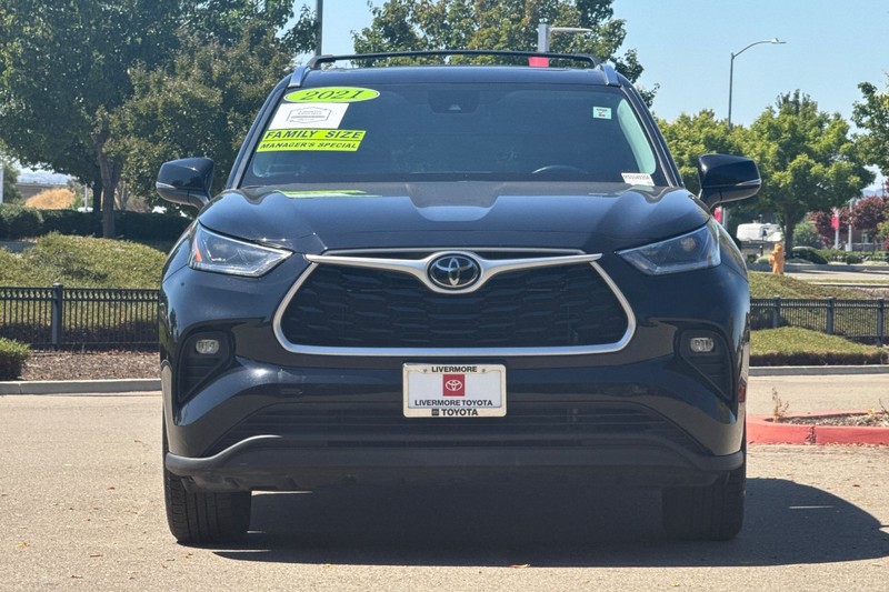 Toyota Highlander Vehicle Full-screen Gallery Image 09