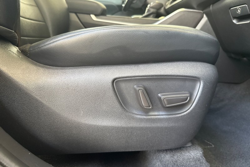 Toyota Highlander Vehicle Full-screen Gallery Image 23