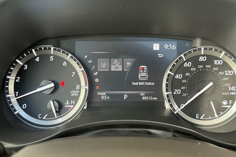 Toyota Highlander Vehicle Full-screen Gallery Image 40
