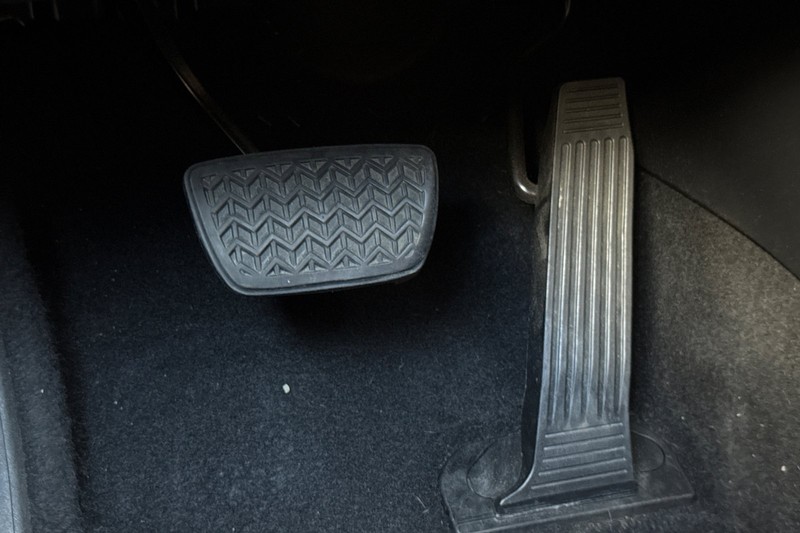 Toyota Highlander Vehicle Full-screen Gallery Image 44