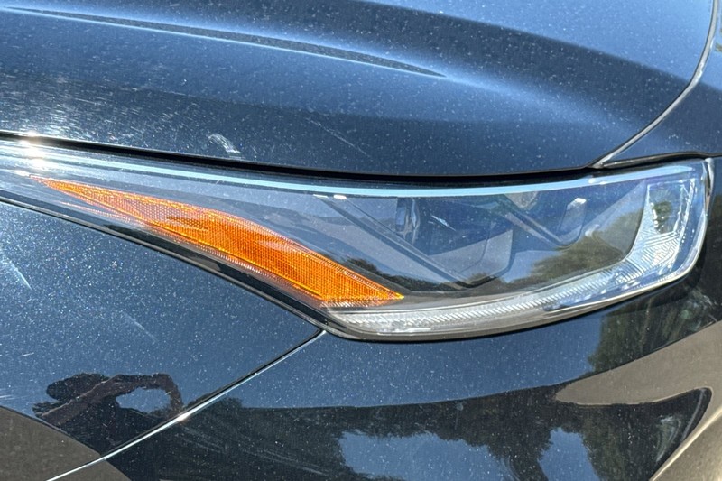 Toyota Highlander Vehicle Full-screen Gallery Image 46