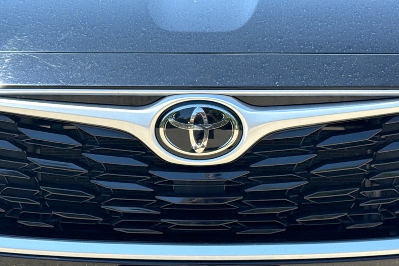 Toyota Highlander Vehicle Full-screen Gallery Image 47