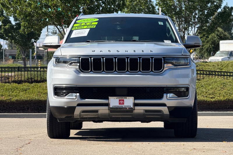 Jeep Wagoneer Vehicle Full-screen Gallery Image 09