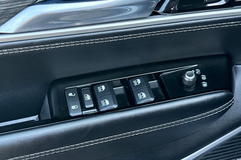 Jeep Wagoneer Vehicle Full-screen Gallery Image 12