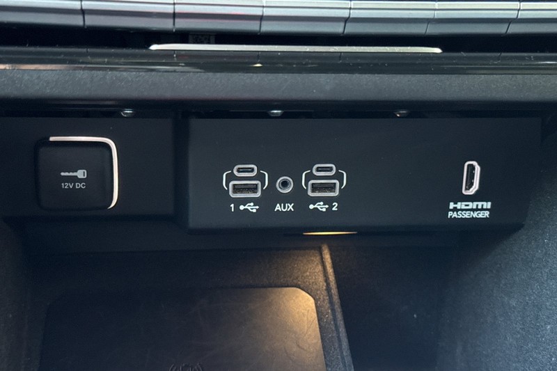 Jeep Wagoneer Vehicle Full-screen Gallery Image 32