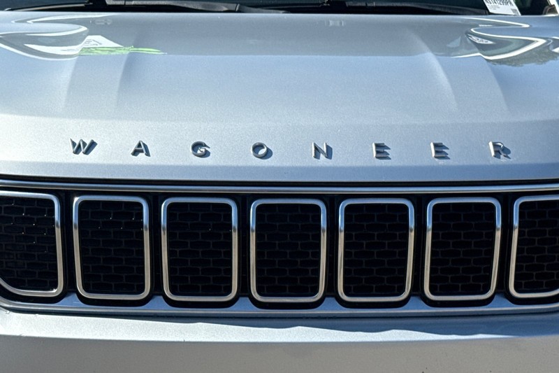 Jeep Wagoneer Vehicle Full-screen Gallery Image 50