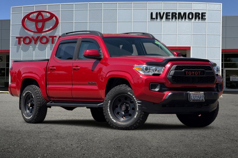 Toyota Tacoma 2WD Vehicle Full-screen Gallery Image 02
