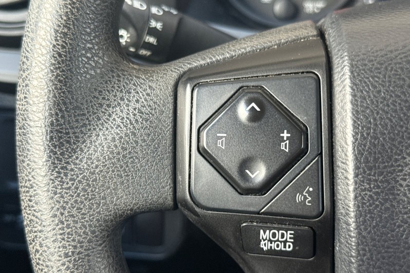 Toyota Tacoma 2WD Vehicle Full-screen Gallery Image 34