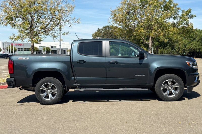 Chevrolet Colorado Vehicle Full-screen Gallery Image 03