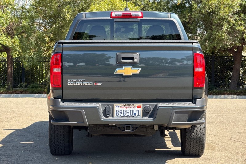 Chevrolet Colorado Vehicle Full-screen Gallery Image 05