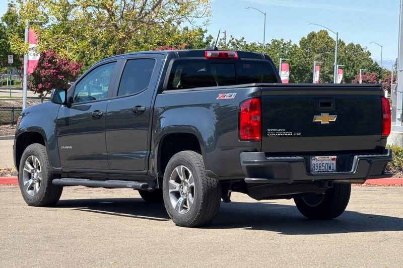 Chevrolet Colorado Vehicle Full-screen Gallery Image 06