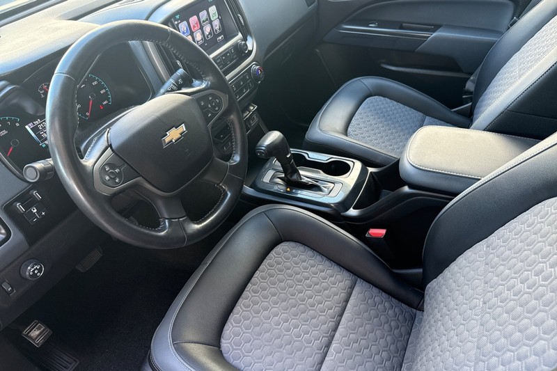 Chevrolet Colorado Vehicle Full-screen Gallery Image 10